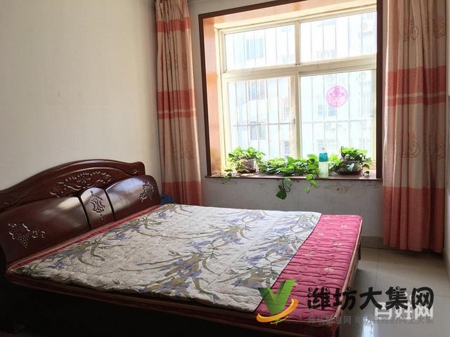 四季花園,多層黃 金三樓!精裝修送儲藏室!實驗學(xué)