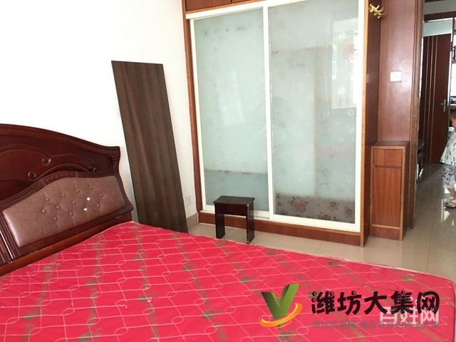 四季花園,多層黃 金三樓!精裝修送儲藏室!實驗學(xué)