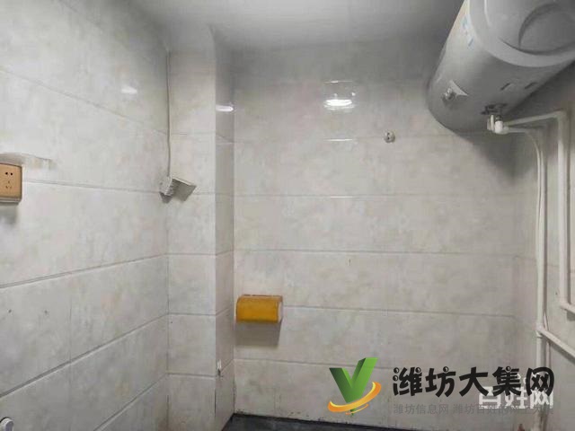 中央世家三室好房,精裝,位置好,環(huán)境好,很方便的小