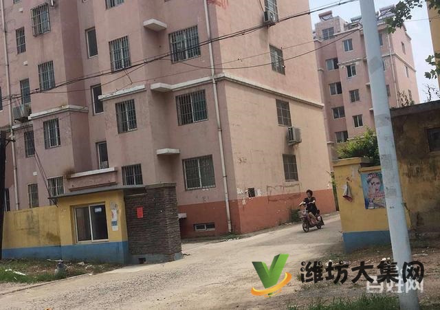 急 售 所以便宜百姓居家北區(qū)二樓供暖好三室精裝無(wú)稅