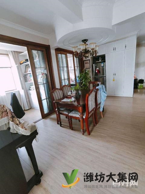 東風(fēng)街豪裝電梯房!拎包入住,來看房就能看好,裝修花