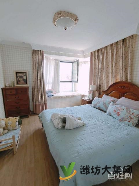 東風(fēng)街豪裝電梯房!拎包入住,來看房就能看好,裝修花