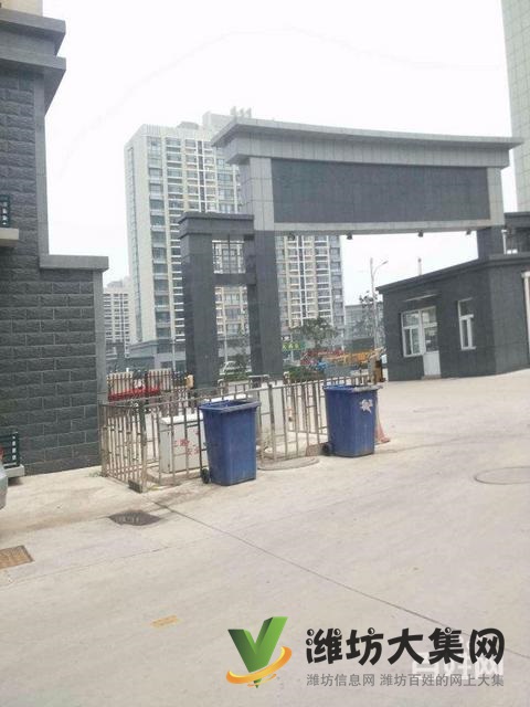 站南廣場華府名城92平大兩室 客廳朝陽 看房有鑰