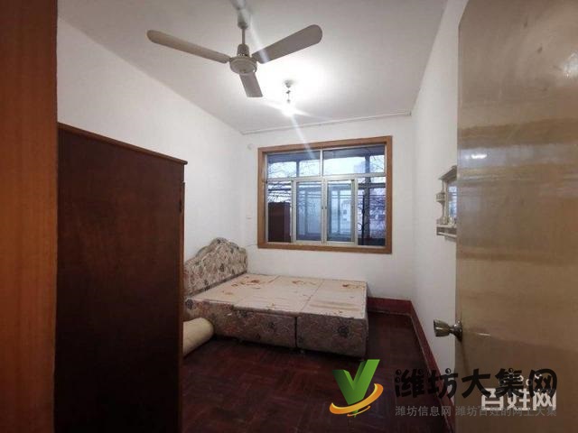 銀杏小區北鄰市府家屬院簡裝100平3室36.6萬