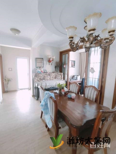 東風(fēng)街豪裝電梯房!拎包入住,來看房就能看好,裝修花