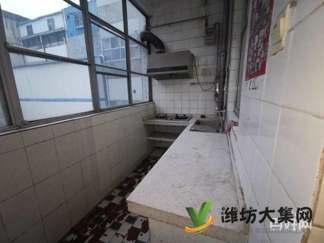 銀杏小區北鄰市府家屬院簡裝100平3室36.6萬