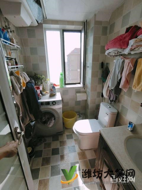 東風(fēng)街豪裝電梯房!拎包入住,來看房就能看好,裝修花