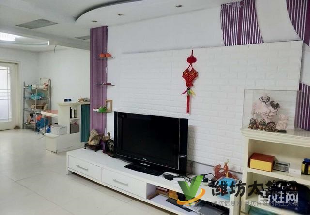 圣榮廣場(chǎng)多層1樓,精裝3室,房東急售,現(xiàn)在僅僅只要