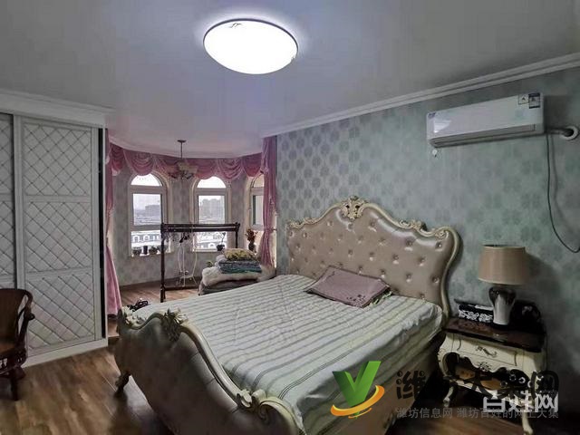 現(xiàn)代中學旁 中南城市金典11樓帶閣樓精裝修帶車位2