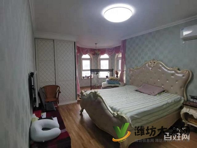 現(xiàn)代中學旁 中南城市金典11樓帶閣樓精裝修帶車位2