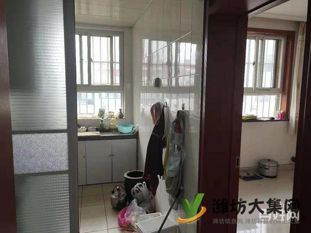 低首付,青云山小學不過路口,精裝三室帶大倉庫,拎包火急