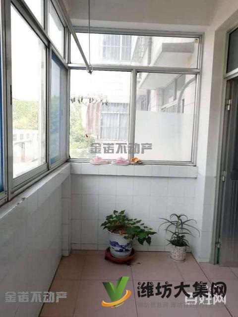 光明小區(qū),三室好房,多層二樓,93平僅售32萬