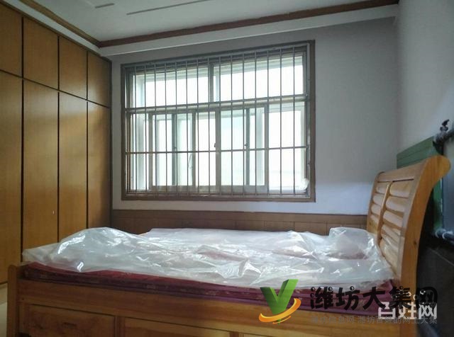 市中心新華* **多層一樓帶120平大院子南開門看