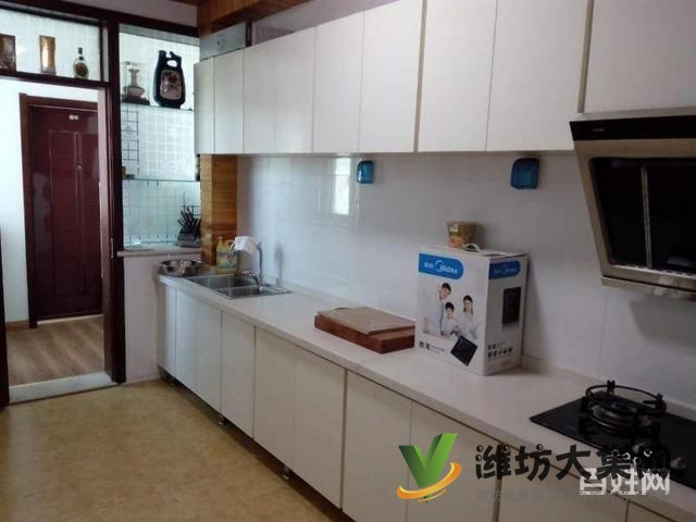 新富專家公寓,精裝未住地下車位!客廳朝陽