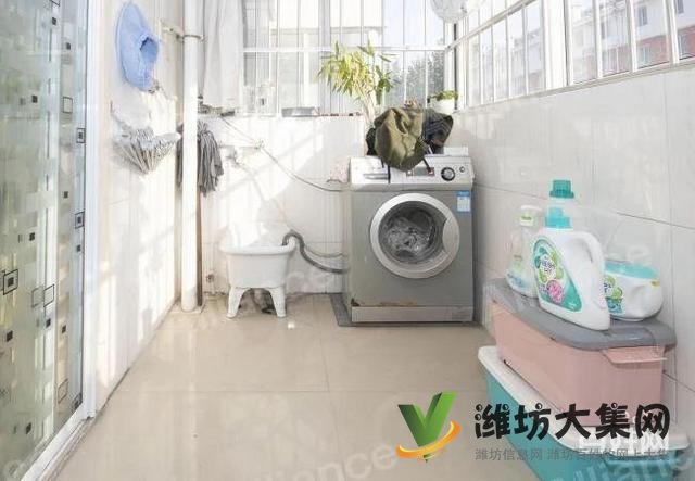 佳樂(lè)家高鐵新城近122平大三室 三樓客廳朝陽(yáng) 精裝有證出稅