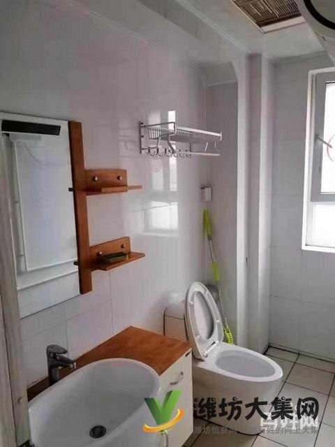 大華中央城豪華裝修3室?guī)У叵麓筌噹旒揖呒译婟R全三塊空調(diào)