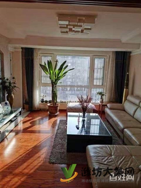 中央華府小高層147平三室?guī)к囄痪b修送全部家具家電93.8