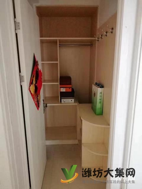 大華中央城豪華裝修3室?guī)У叵麓筌噹旒揖呒译婟R全三塊空調(diào)