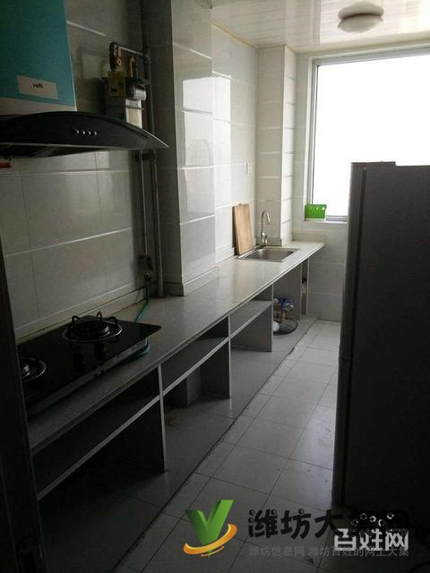 火車站汽車總站近,中金國際,126平大3居,落地窗