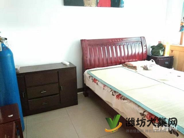 低樓層99平三室兩廳精裝 百匯市場近房主急售看房方便