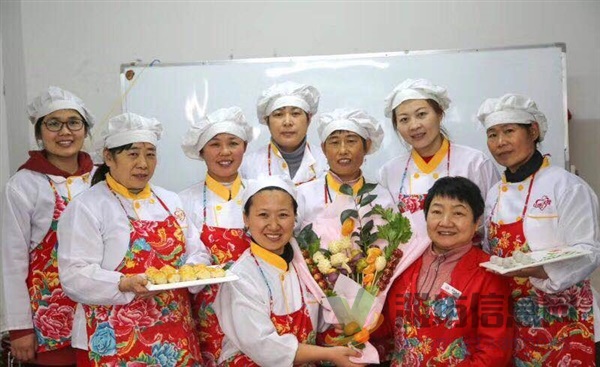 月嫂、育嬰師、催乳師