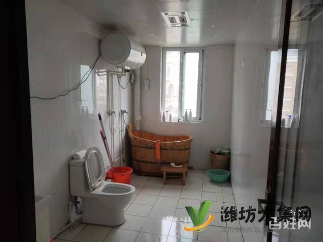 汶水小學(xué)附近,三室兩廳兩衛(wèi)精裝帶車庫(kù),出行方便