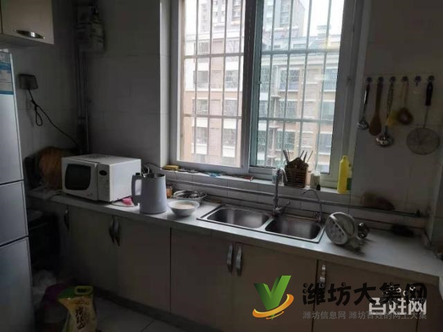 汶水小學(xué)附近,三室兩廳兩衛(wèi)精裝帶車庫(kù),出行方便