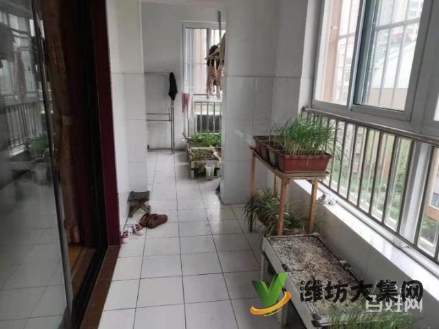 汶水小學(xué)附近,三室兩廳兩衛(wèi)精裝帶車庫(kù),出行方便