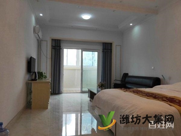 通亭街旁 歐洲小鎮(zhèn) 精裝公寓 南向 一室一廳一衛(wèi)