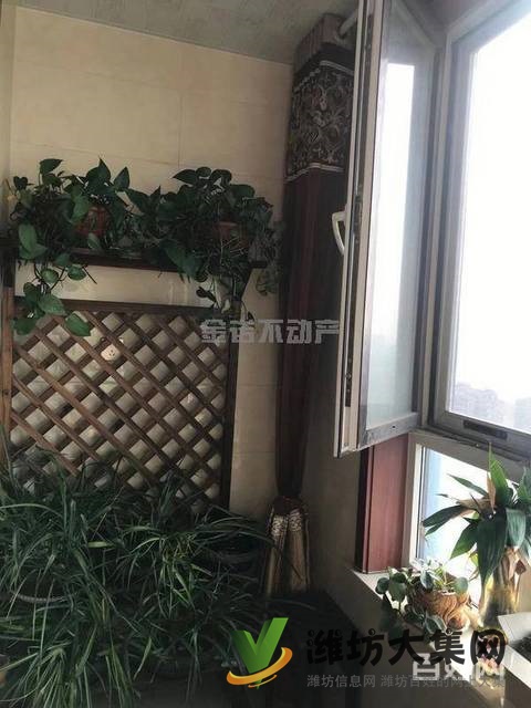 金穗大廈 精裝修124平三室?guī)к囄粌?chǔ)藏室 82萬