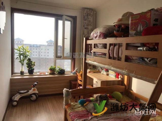 金穗大廈 精裝修124平三室?guī)к囄粌?chǔ)藏室 82萬