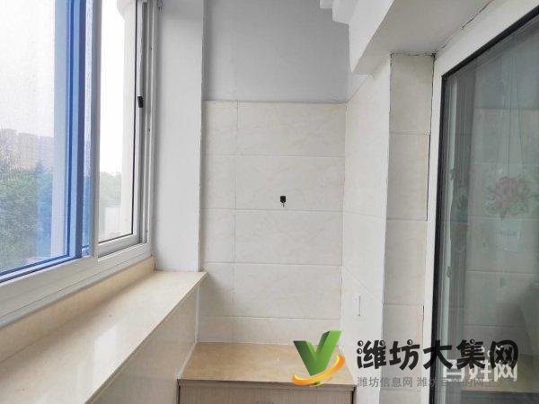 通亭街旁 歐洲小鎮(zhèn) 精裝公寓 南向 一室一廳一衛(wèi)