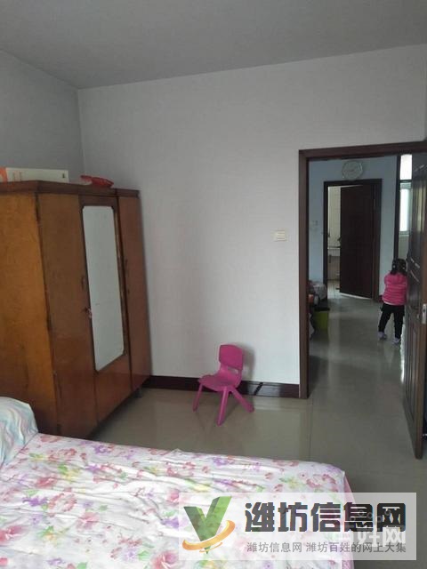 外國(guó)語(yǔ)近,政府小區(qū)稀 缺一樓,精裝修拎包入住,環(huán)境優(yōu)美物業(yè)