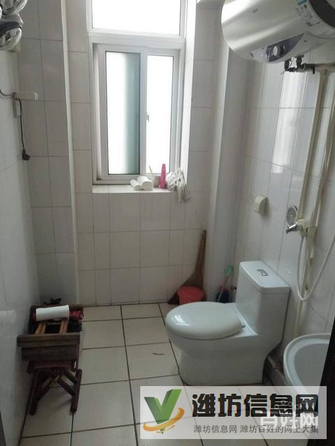 外國(guó)語(yǔ)近,政府小區(qū)稀 缺一樓,精裝修拎包入住,環(huán)境優(yōu)美物業(yè)