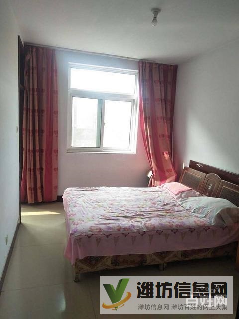 外國(guó)語(yǔ)近,政府小區(qū)稀 缺一樓,精裝修拎包入住,環(huán)境優(yōu)美物業(yè)