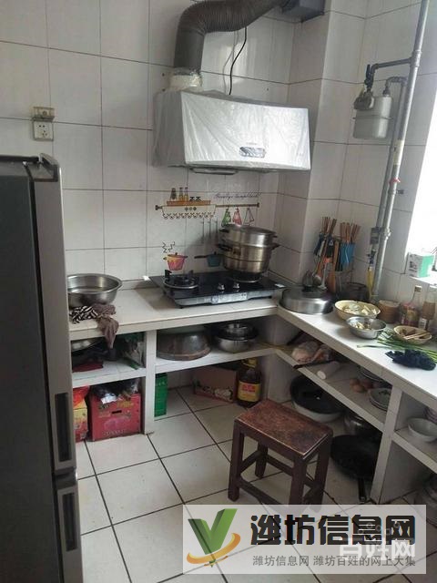 外國(guó)語(yǔ)近,政府小區(qū)稀 缺一樓,精裝修拎包入住,環(huán)境優(yōu)美物業(yè)