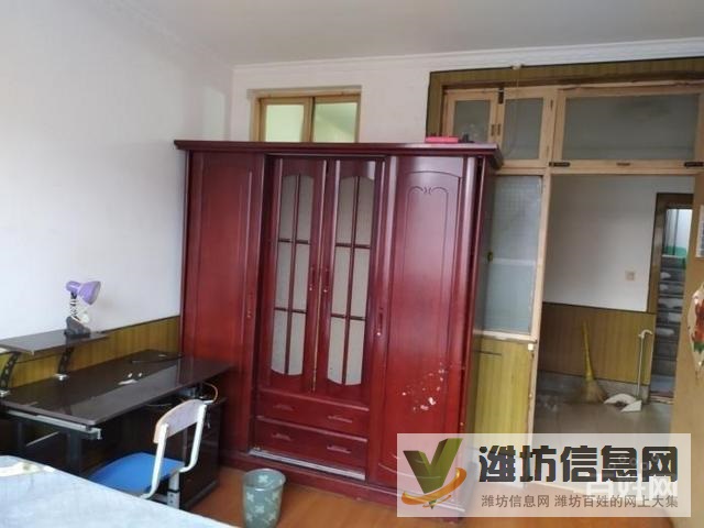 泰華萬(wàn)達(dá)近葦灣小區(qū)經(jīng)典2室,家電家具齊全,拎包入住。