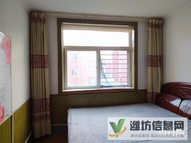 泰華萬(wàn)達(dá)近葦灣小區(qū)經(jīng)典2室,家電家具齊全,拎包入住。