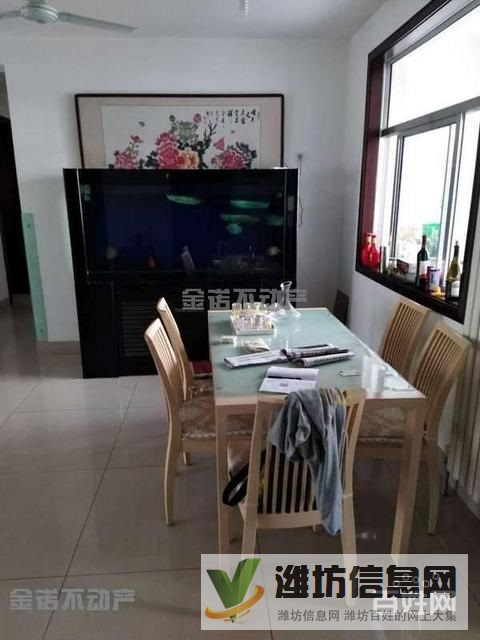 日?qǐng)?bào)社 圣城小區(qū)181平四室 多層一樓 帶車庫11