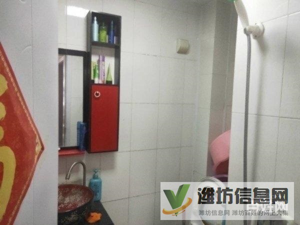 文昌學校近總部基地 環宇五金 精裝三室 送閣樓 有