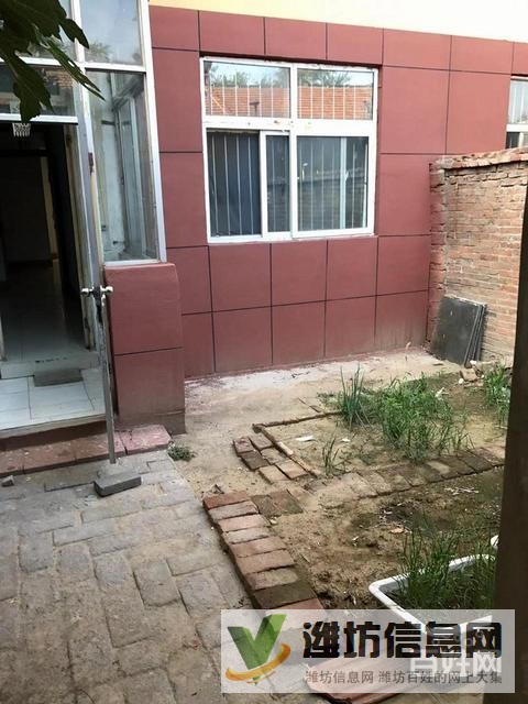 一樓帶大院!大院!有南門(mén),實(shí)小近,標(biāo)準(zhǔn)三室,全明通透