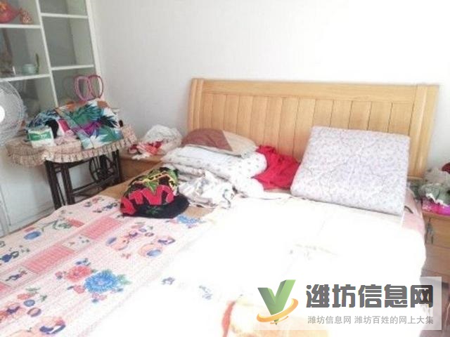 奧體中心 文苑小區(qū)多層一樓 精裝三室出稅雙氣供暖