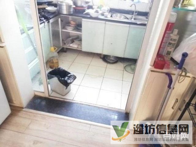 奧體中心 文苑小區(qū)多層一樓 精裝三室出稅雙氣供暖