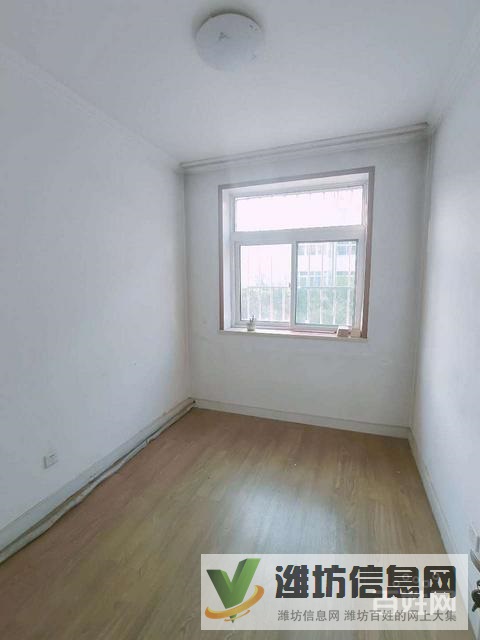 萬家福近白浪河一樓帶大院子!三居室,適合老年人養(yǎng)老