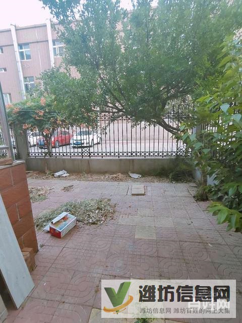 萬家福近白浪河一樓帶大院子!三居室,適合老年人養(yǎng)老