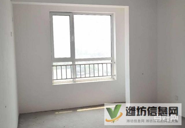 濰縣中路榮府小區 143平 客廳朝陽三室朝陽 毛坯