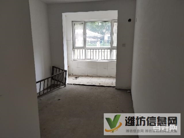 實(shí)驗(yàn)三小附近一樓帶倉(cāng)庫(kù),可更名