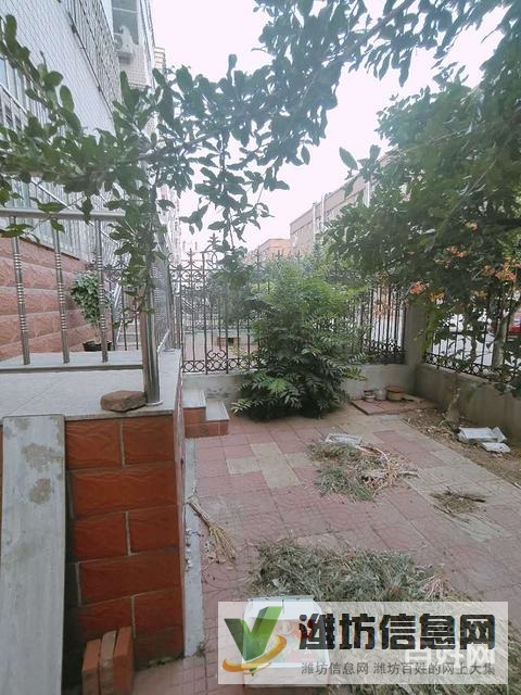 萬家福近白浪河一樓帶大院子!三居室,適合老年人養(yǎng)老