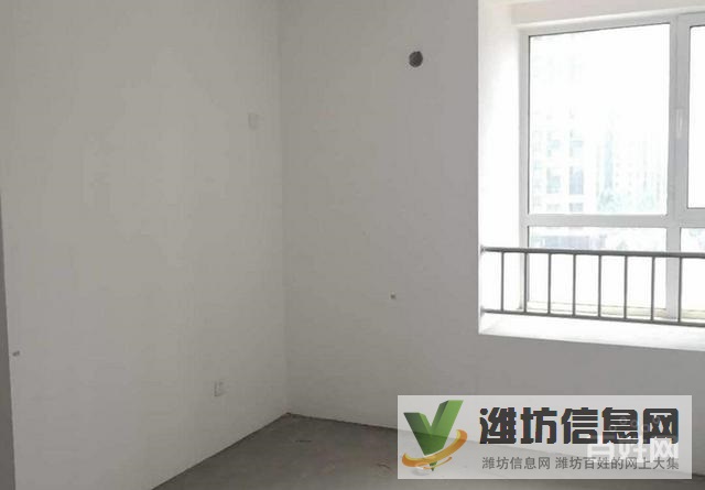 濰縣中路榮府小區 143平 客廳朝陽三室朝陽 毛坯