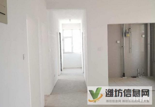 濰縣中路榮府小區 143平 客廳朝陽三室朝陽 毛坯